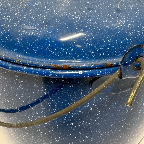 Decorative Enamelware Blue Speckled Pot with Lid - Picture 4 of 7